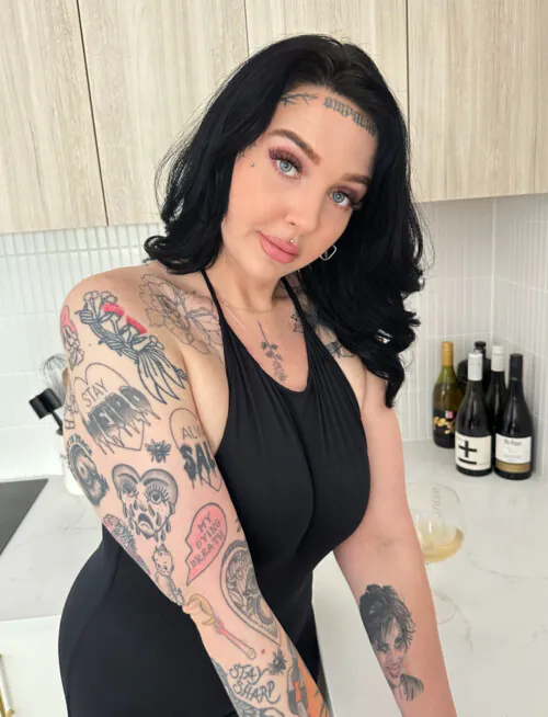 Raven DeVille - Brisbane