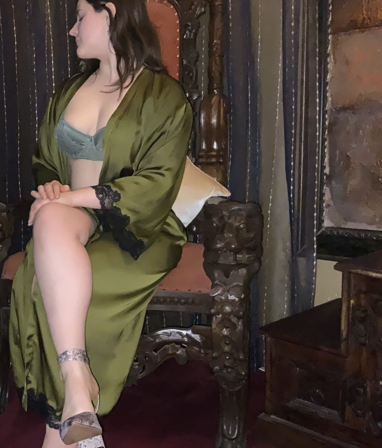 Paprika Plumwood - Independent Escort in Melbourne - Roladex Escort near you