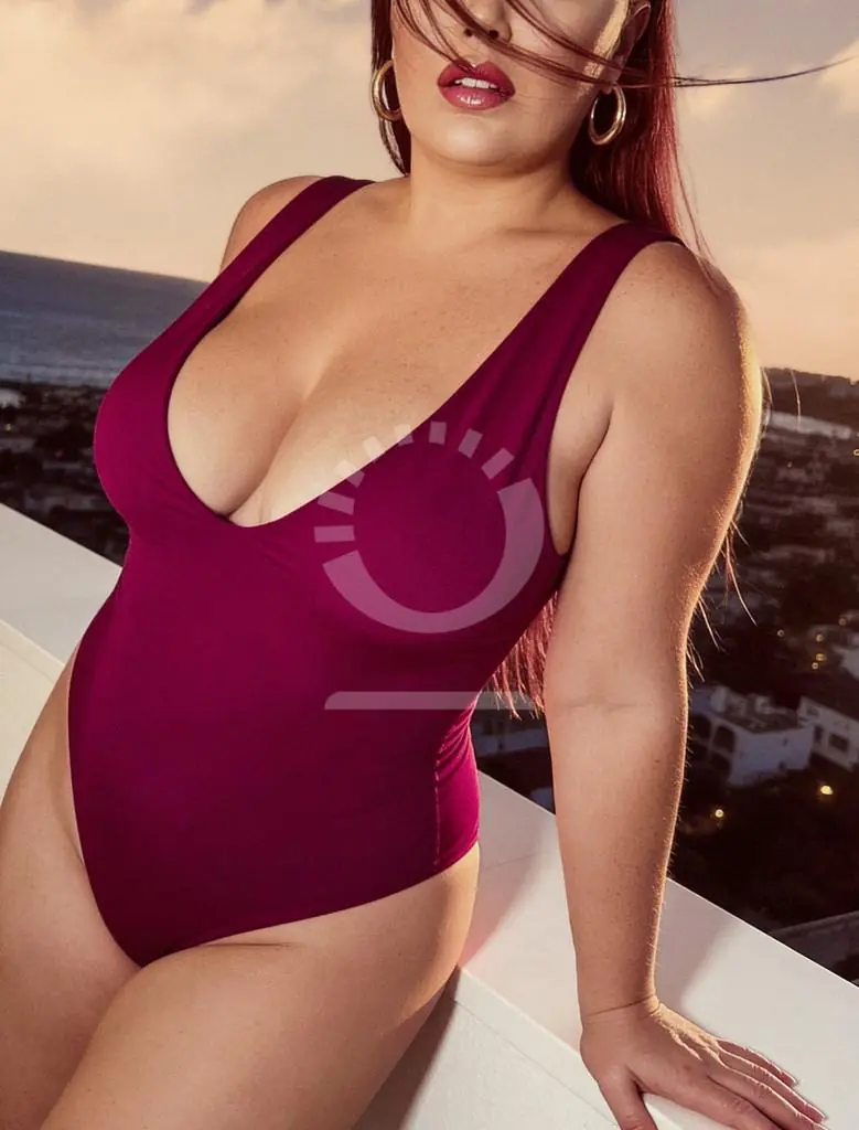 Ava  MILF